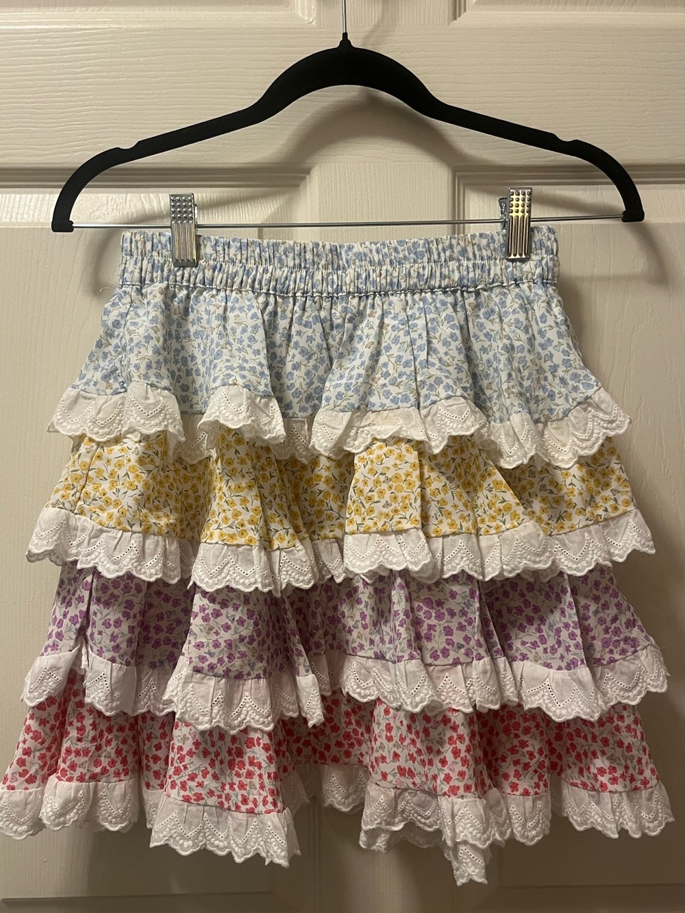 Stellah Tiered Floral Ruffle Skirt Trimmed with Eyelet Lace partial lining Sz Sm
